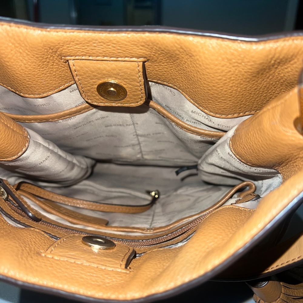 Michael Kors Signature Kip Large Bucket Bag - Picture 5 of 5